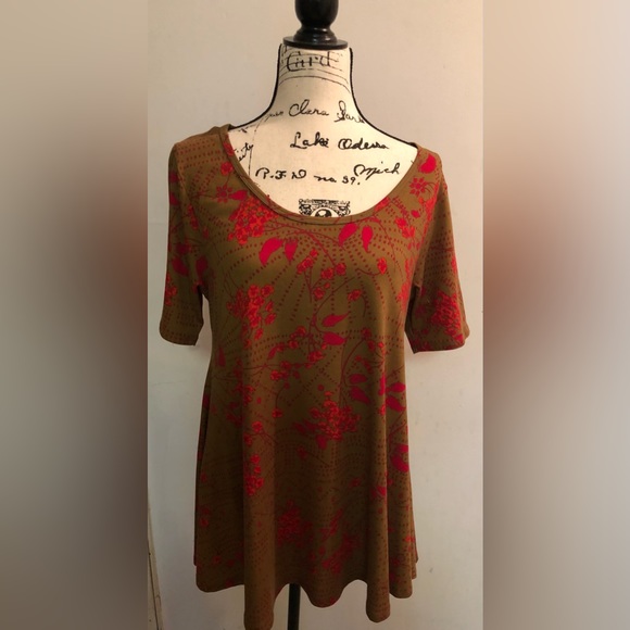 🌞LuLaRoe Perfect Tee Size Medium (Size Down 1-2) Floral - Picture 1 of 5